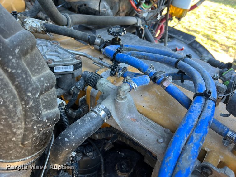 image for item MM9278 2015 Caterpillar CT660  dump truck