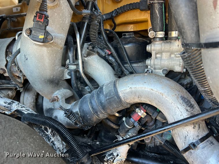 image for item MM9278 2015 Caterpillar CT660  dump truck