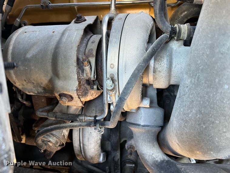 image for item MM9278 2015 Caterpillar CT660  dump truck