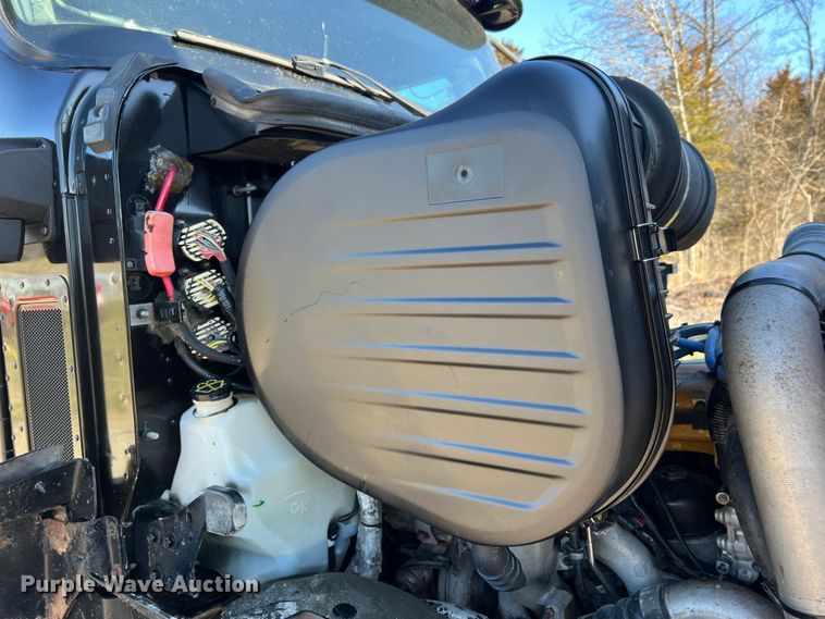 image for item MM9278 2015 Caterpillar CT660  dump truck