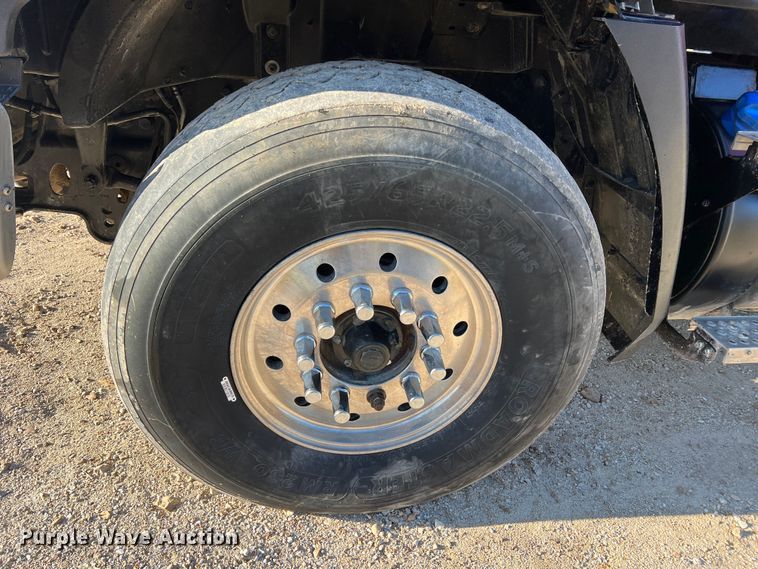 image for item MM9278 2015 Caterpillar CT660  dump truck