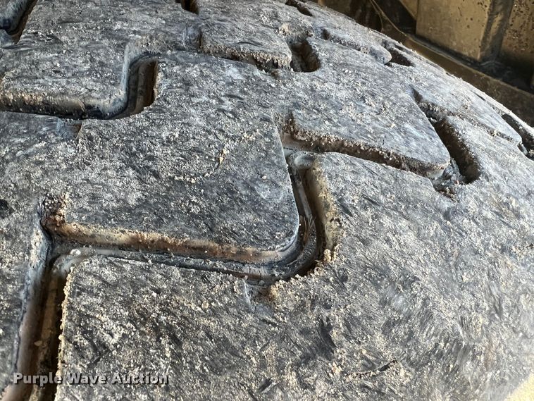 image for item MM9278 2015 Caterpillar CT660  dump truck