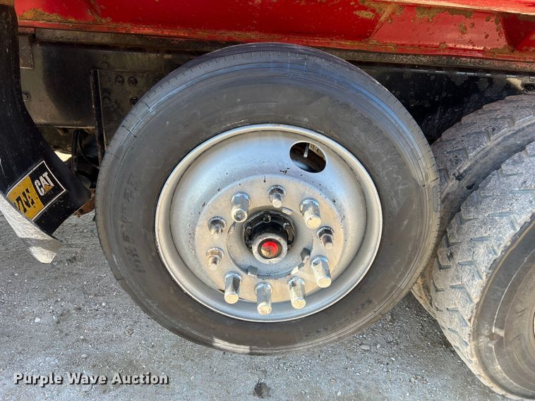 image for item MM9278 2015 Caterpillar CT660  dump truck