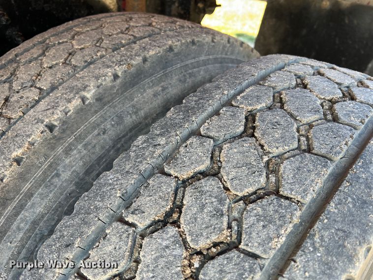 image for item MM9278 2015 Caterpillar CT660  dump truck