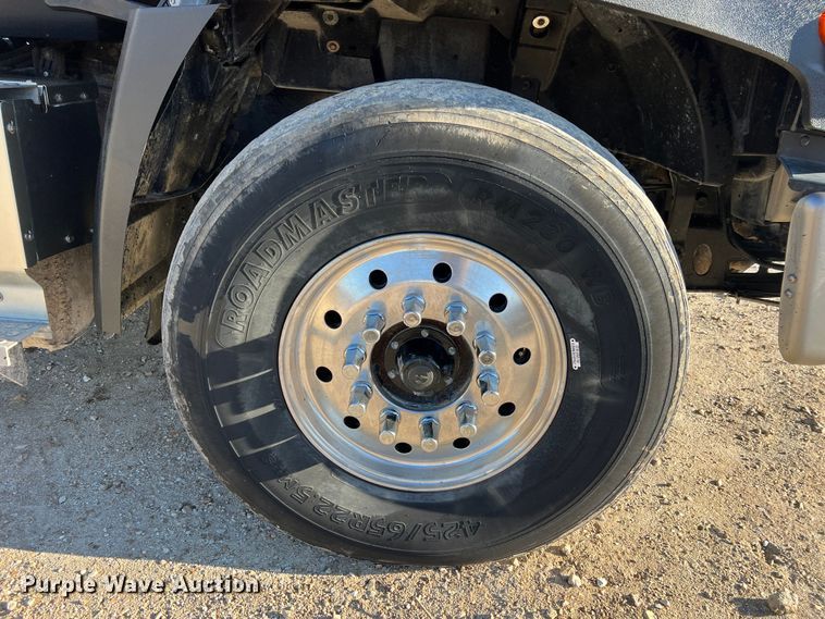 image for item MM9278 2015 Caterpillar CT660  dump truck