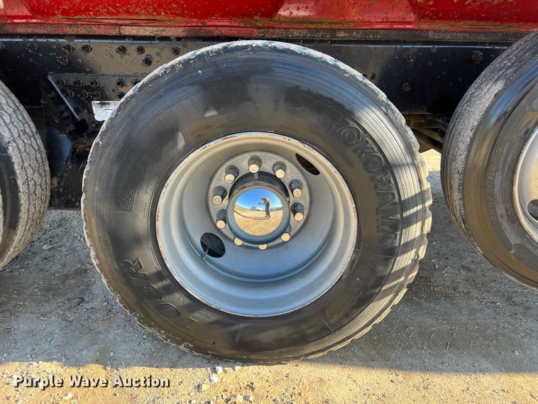 image for item MM9278 2015 Caterpillar CT660  dump truck