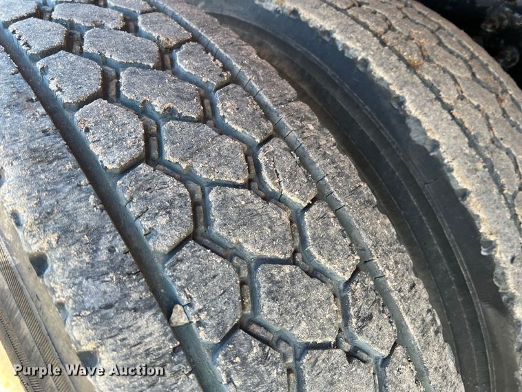 image for item MM9278 2015 Caterpillar CT660  dump truck