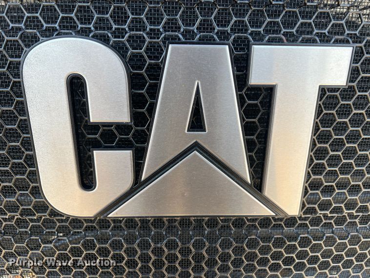 image for item MM9278 2015 Caterpillar CT660  dump truck