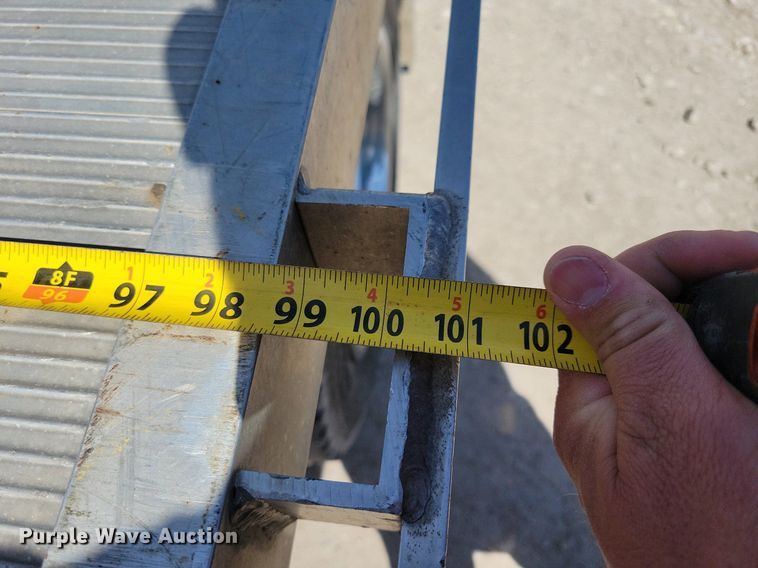 image for item MO9666 2003 International 4300  flatbed truck