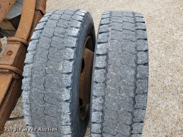 image for item MO9691 2004  Ford F550 Super Duty XL  truck cab and chassis