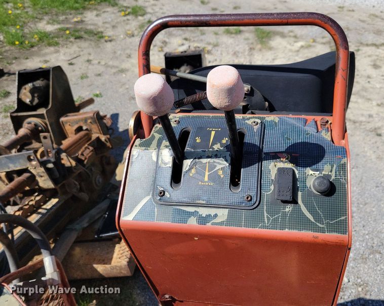 image for item MO9716 1995 Ditch Witch JT2320  directional boring unit