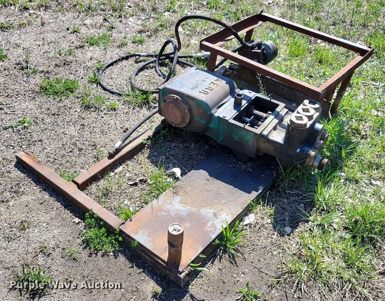 image for item MO9717 Kerr  hydraulic pump