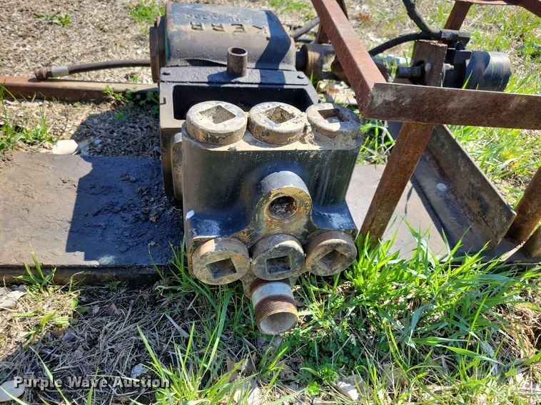 image for item MO9717 Kerr  hydraulic pump