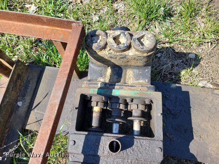 image for item MO9717 Kerr  hydraulic pump