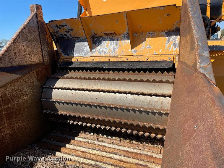 image for item MS9569 2017 Bandit Industries 3680TK The Beast  horizontal grinder