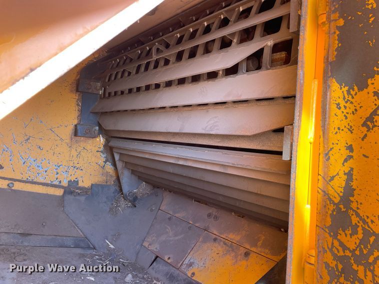 image for item MS9569 2017 Bandit Industries 3680TK The Beast  horizontal grinder