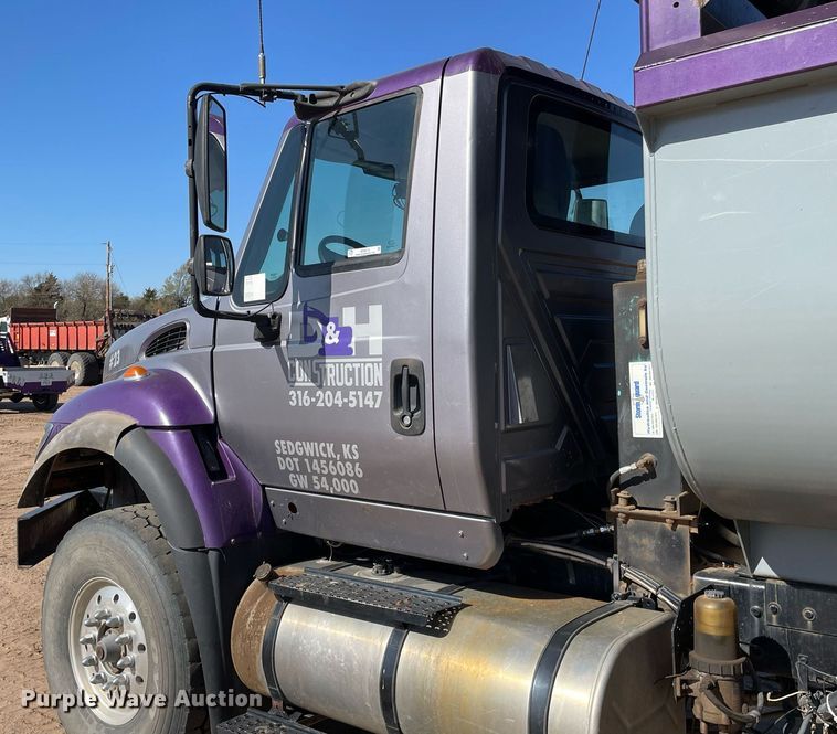 image for item MS9573 2007 International 7600 SBA  dump truck