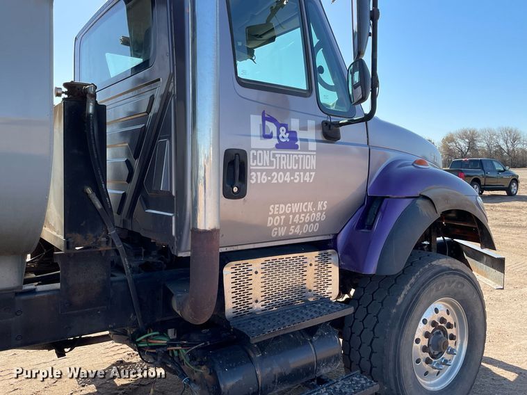 image for item MS9573 2007 International 7600 SBA  dump truck