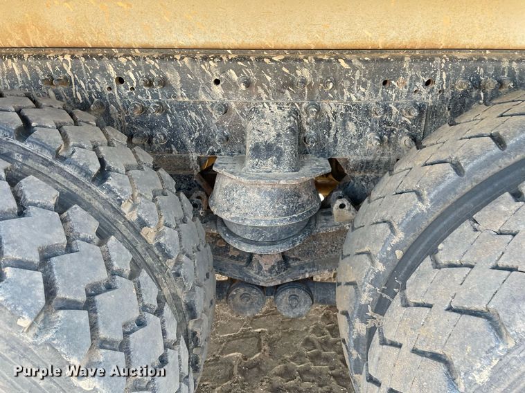 image for item MS9573 2007 International 7600 SBA  dump truck