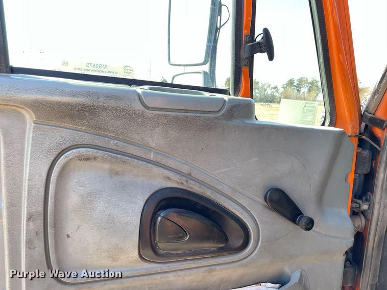 image for item MS9573 2007 International 7600 SBA  dump truck