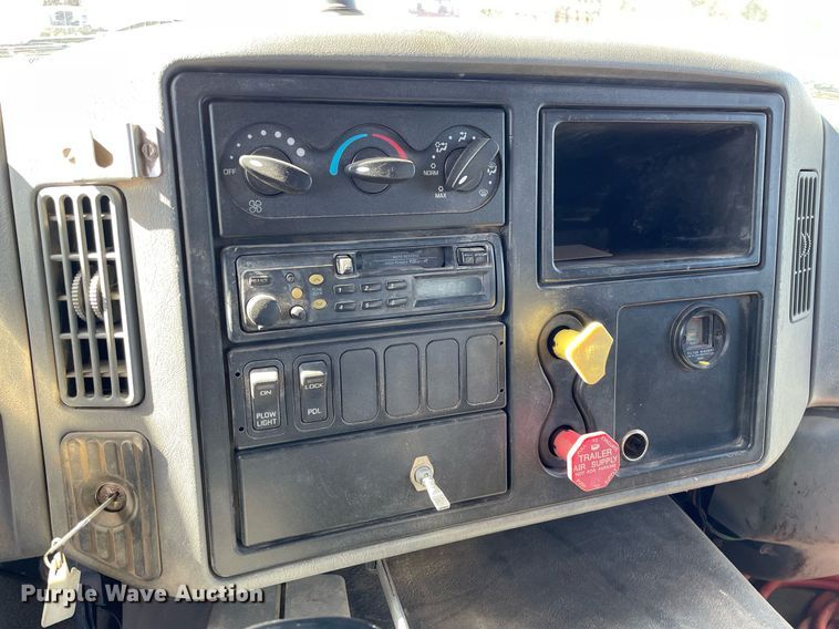 image for item MS9573 2007 International 7600 SBA  dump truck