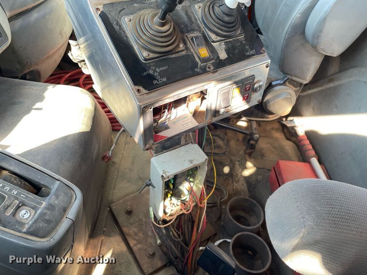 image for item MS9573 2007 International 7600 SBA  dump truck