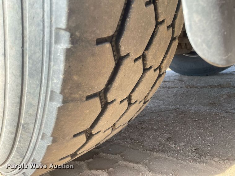 image for item MS9573 2007 International 7600 SBA  dump truck