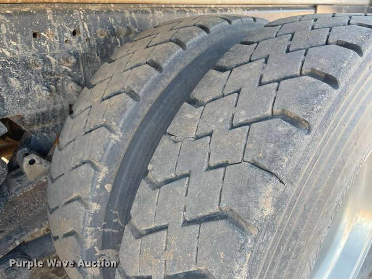 image for item MS9573 2007 International 7600 SBA  dump truck