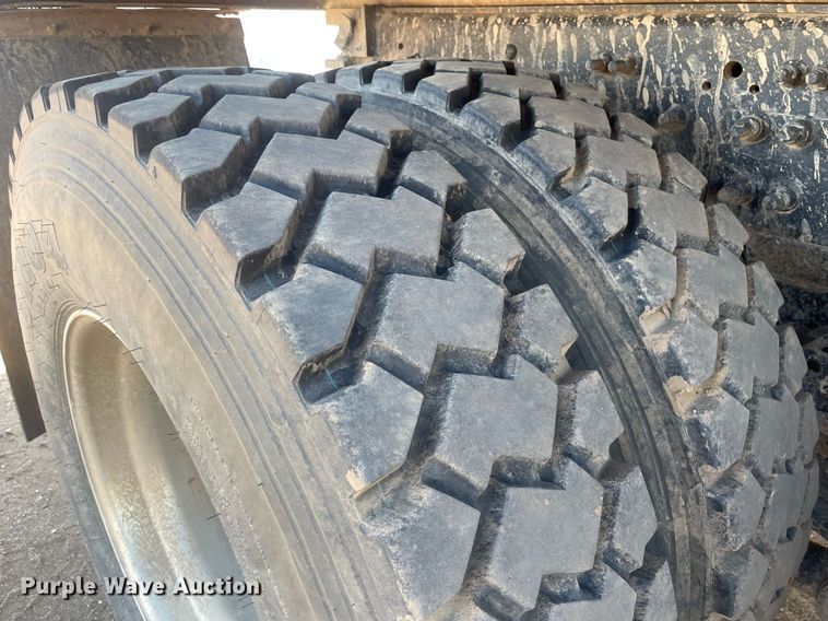 image for item MS9573 2007 International 7600 SBA  dump truck