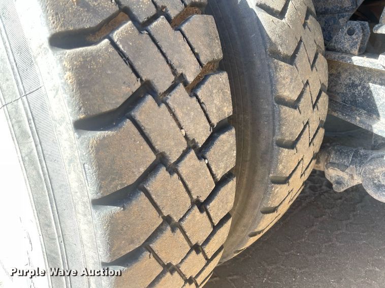 image for item MS9573 2007 International 7600 SBA  dump truck