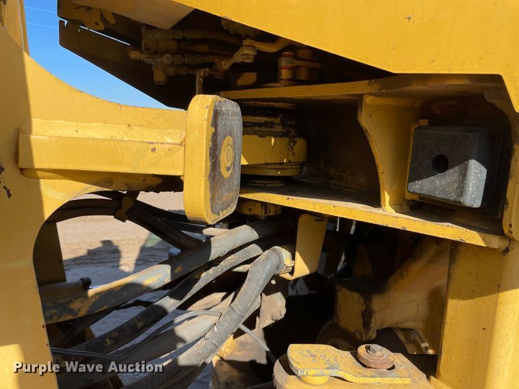 image for item MS9574 1998 Caterpillar 938G  wheel loader