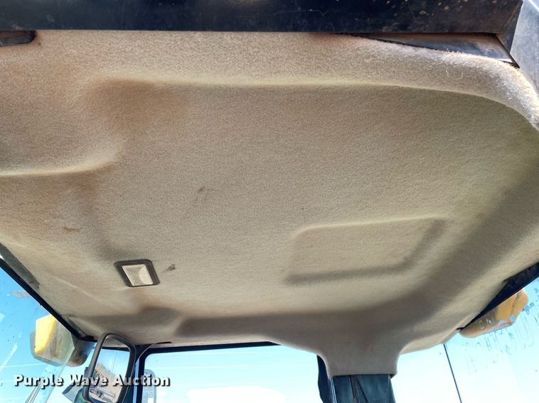 image for item MS9574 1998 Caterpillar 938G  wheel loader