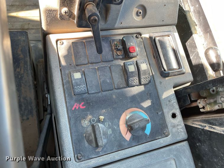 image for item MS9574 1998 Caterpillar 938G  wheel loader