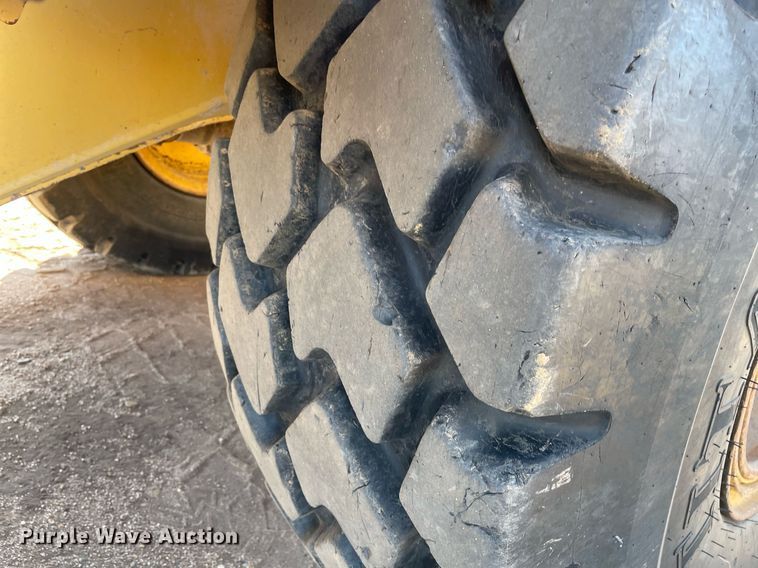 image for item MS9574 1998 Caterpillar 938G  wheel loader