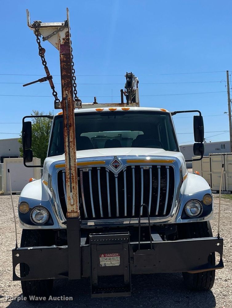 image for item MS9670 2010 International WorkStar 7300  crane truck