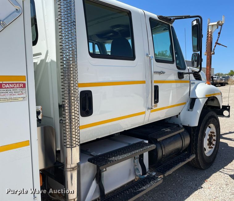 image for item MS9670 2010 International WorkStar 7300  crane truck