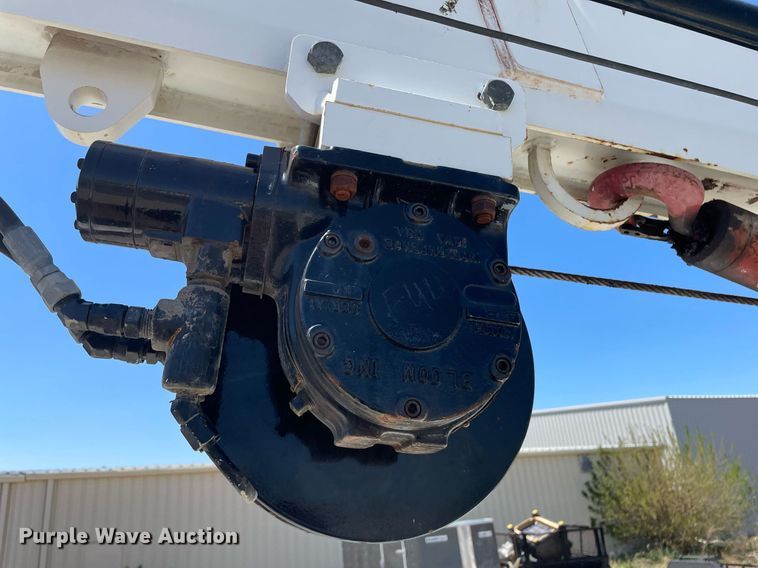 image for item MS9670 2010 International WorkStar 7300  crane truck