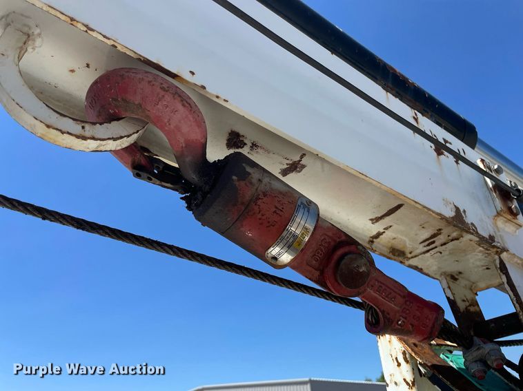 image for item MS9670 2010 International WorkStar 7300  crane truck