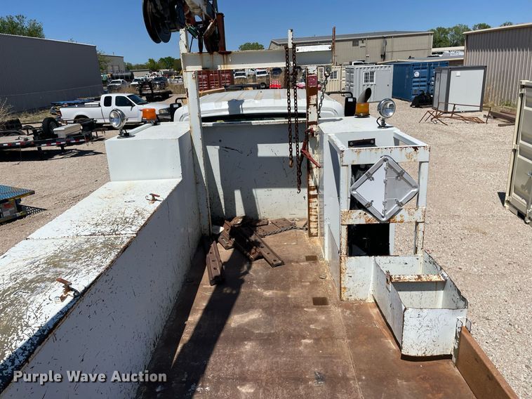 image for item MS9670 2010 International WorkStar 7300  crane truck