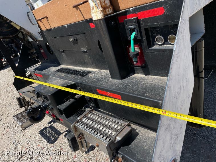 image for item MS9670 2010 International WorkStar 7300  crane truck