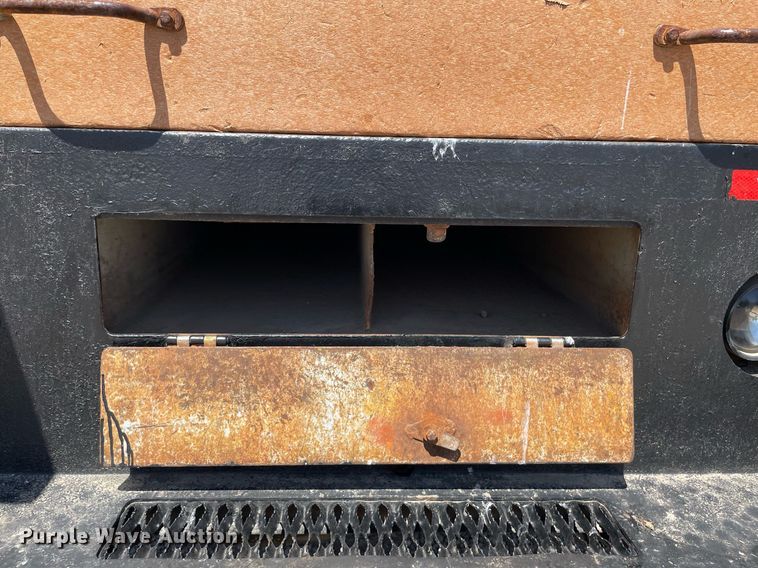 image for item MS9670 2010 International WorkStar 7300  crane truck