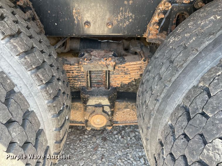 image for item MS9670 2010 International WorkStar 7300  crane truck