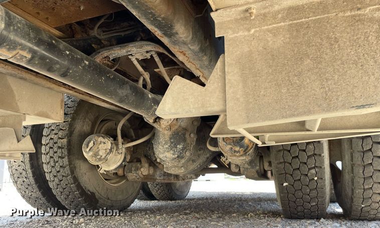 image for item MS9670 2010 International WorkStar 7300  crane truck