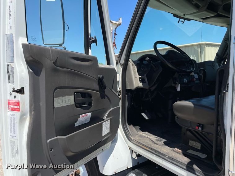 image for item MS9670 2010 International WorkStar 7300  crane truck