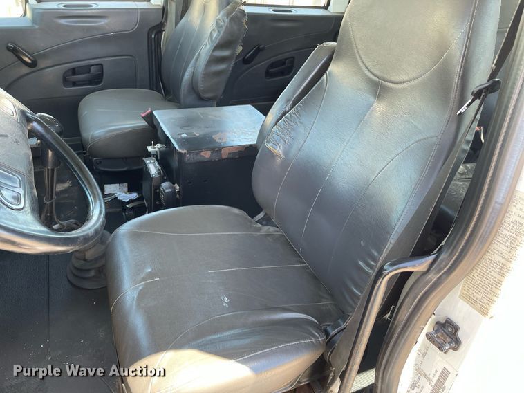 image for item MS9670 2010 International WorkStar 7300  crane truck