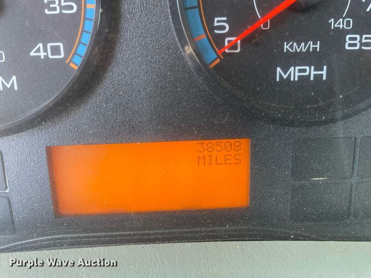 image for item MS9670 2010 International WorkStar 7300  crane truck