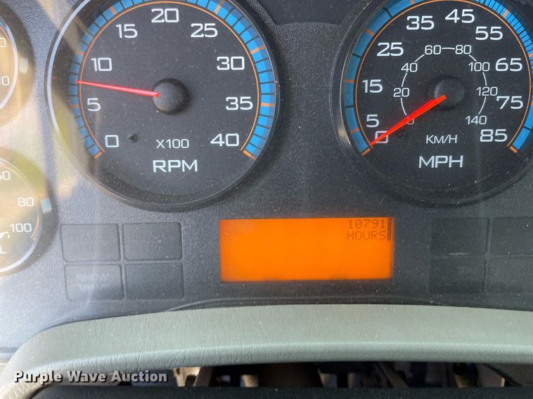 image for item MS9670 2010 International WorkStar 7300  crane truck