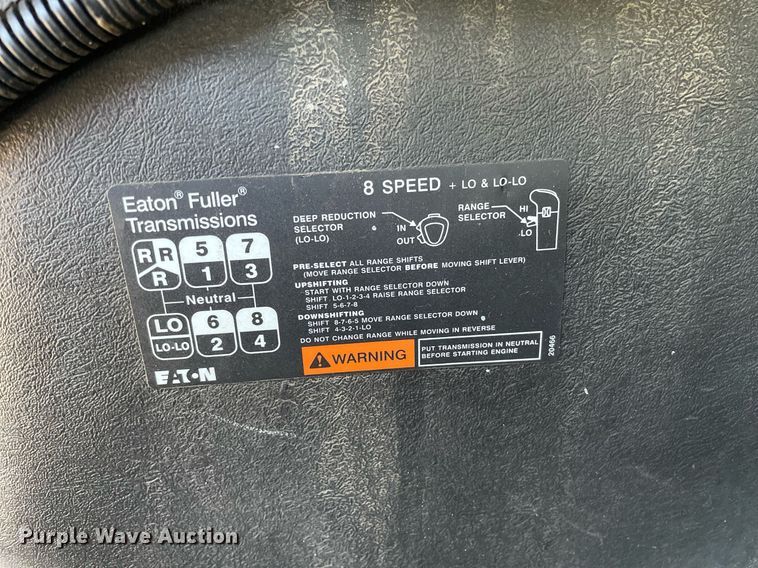 image for item MS9670 2010 International WorkStar 7300  crane truck