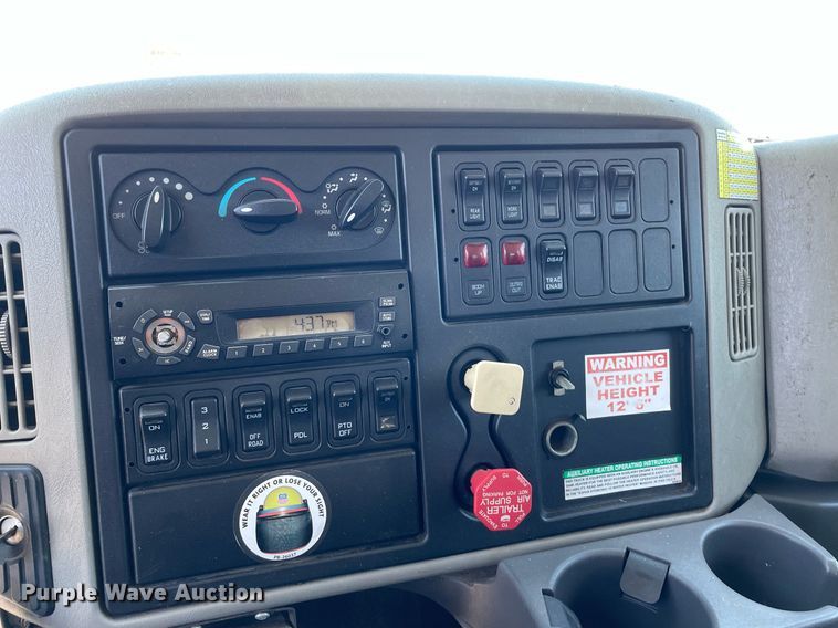 image for item MS9670 2010 International WorkStar 7300  crane truck