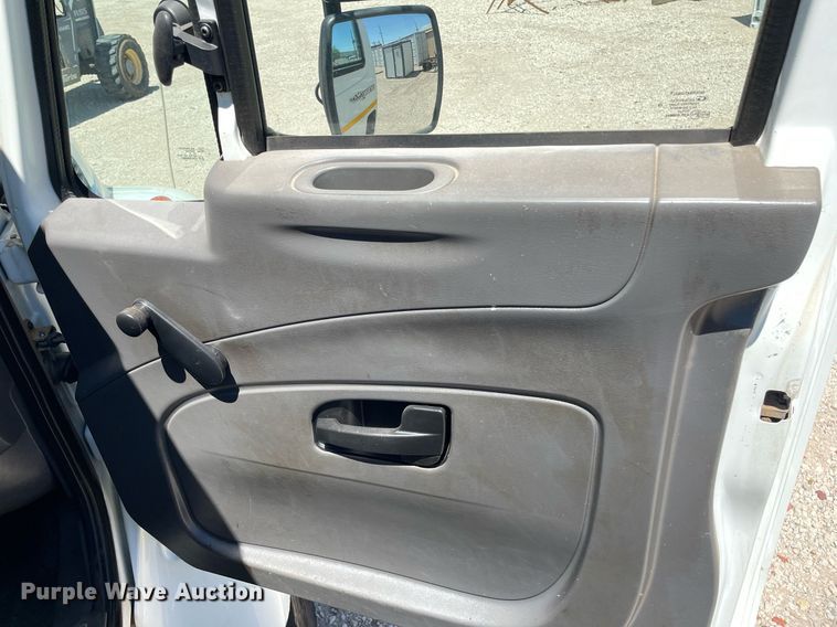 image for item MS9670 2010 International WorkStar 7300  crane truck